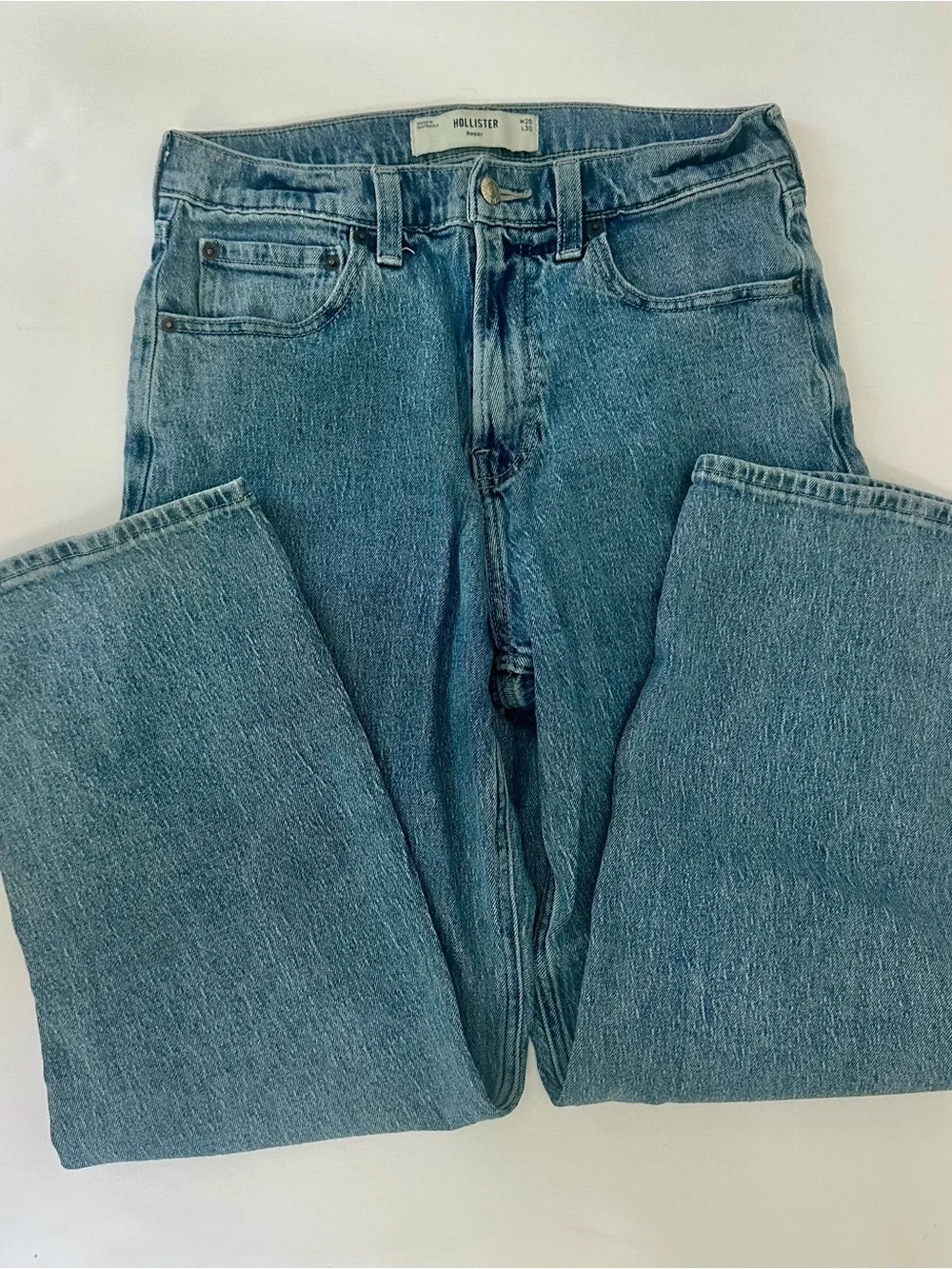 Hollister Men’s Baggy Jeans Med. Blue Wash 28 Waist Wide Leg Comfortable GUC